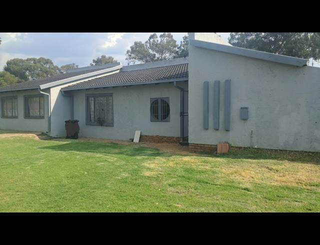 3 BEDROOM HOUSE TO LET IN BRAKPAN NORTH
